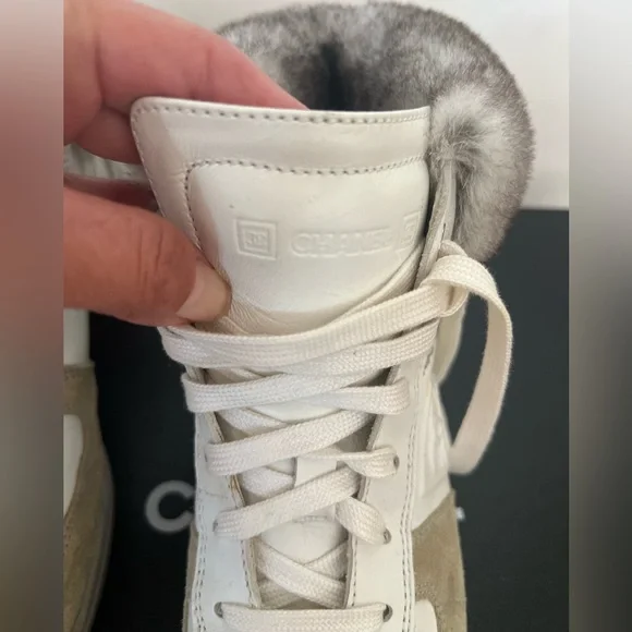 Vintage Chanel boots sneakers Italy size 38 real Fur Rare white Gray - Picture 12 of 12